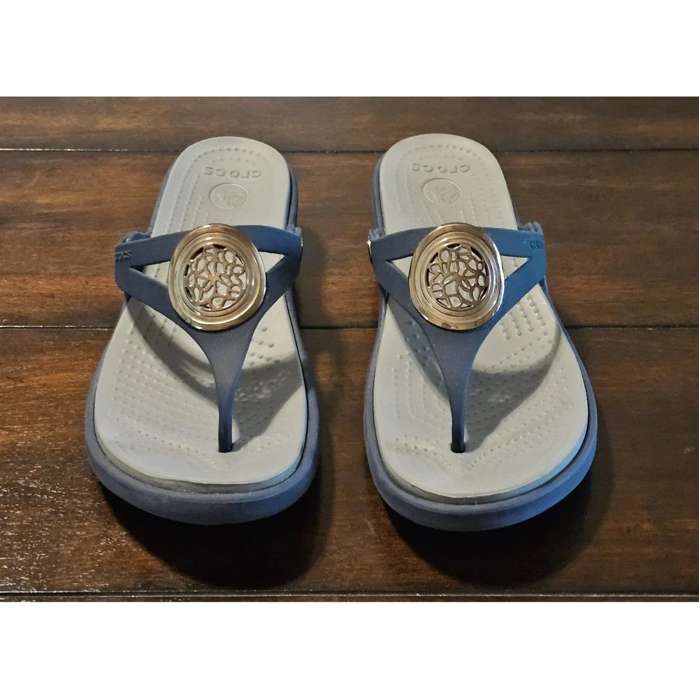 Crocs Sanrah Sandals Size 10 Thong Gold Medallion Ring Wedge Flip Flop Navy